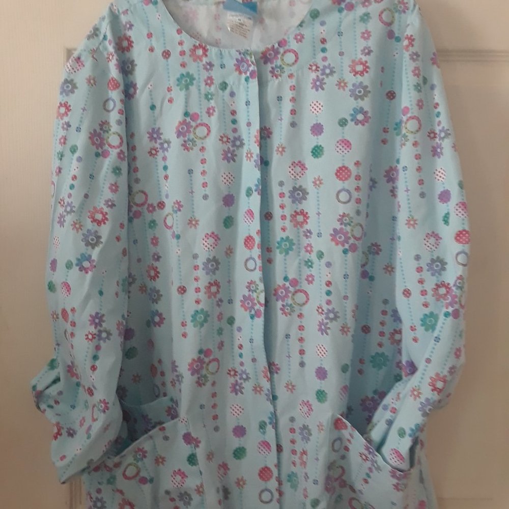 Scrub top by HQ previously adored.  Size  M